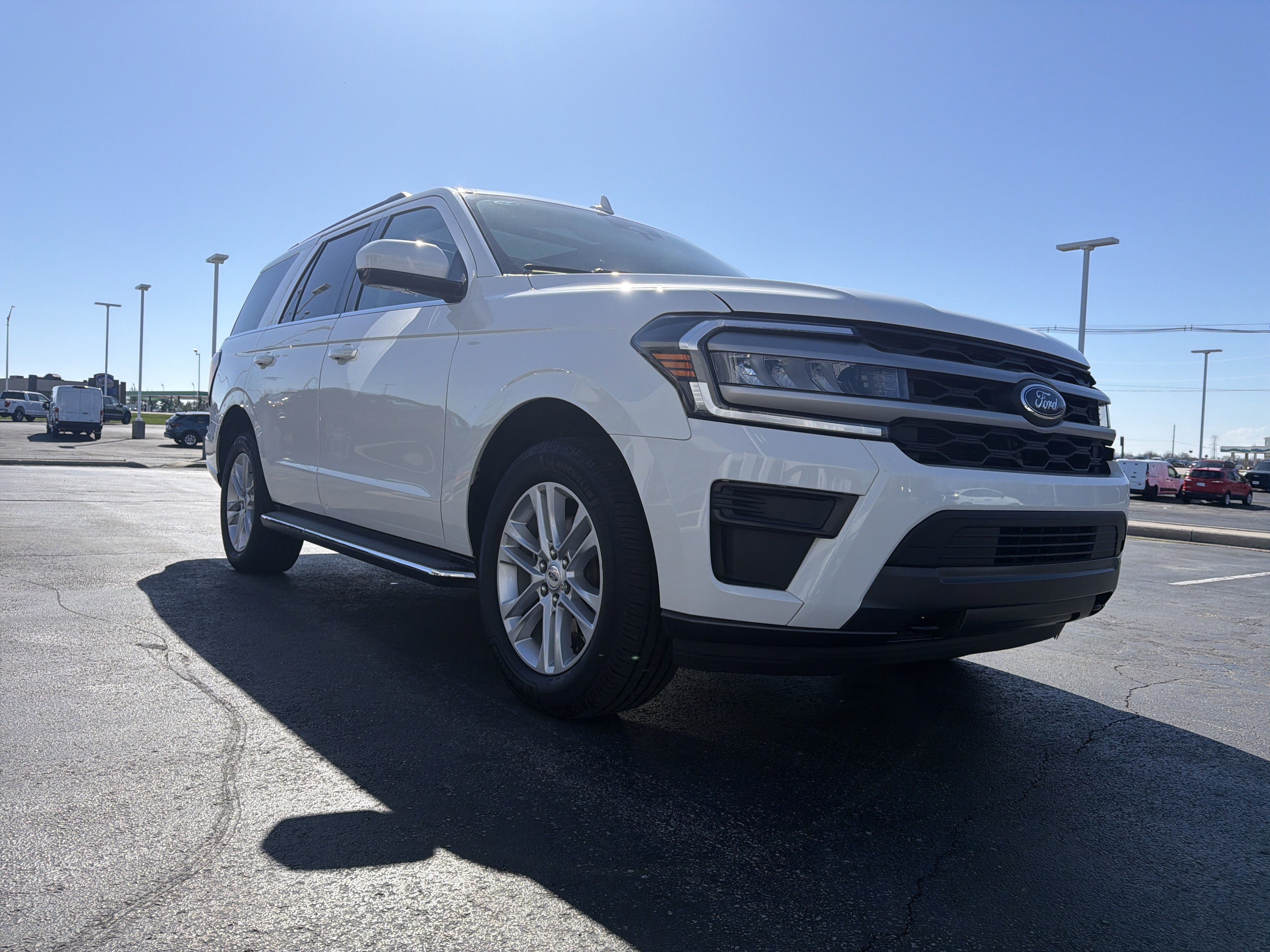 Used 2023 Ford Expedition XLT AWD/4WD image 5
