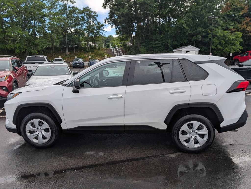 Certified 2024 Toyota RAV4 LE AWD/4WD image 3