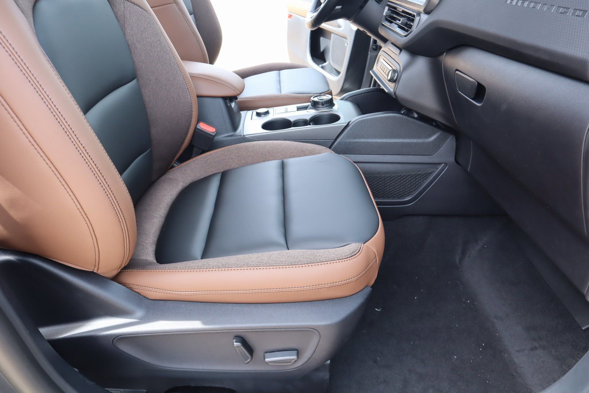 New 2025 Ford Bronco Sport Outer Banks w/ Outer Banks Tech Package+ image 14