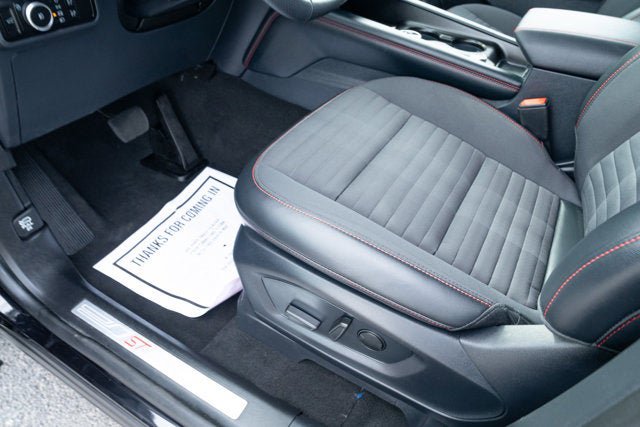 Used 2025 Ford Explorer ST-Line AWD/4WD image 25