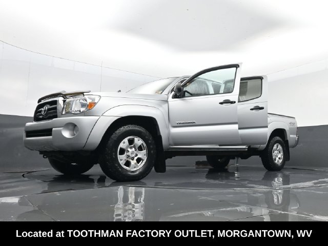 Used 2011 Toyota Tacoma 4x4 Double Cab w/ SR5 Pkg #2 image 29