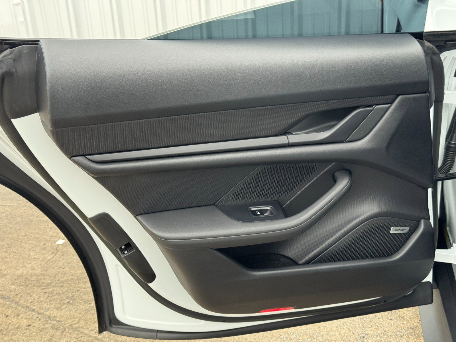 Used 2023 Porsche Taycan image 40