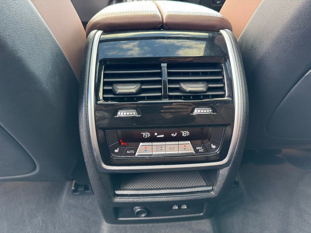 Used 2020 BMW X7 M50i w/ Executive Package image 15