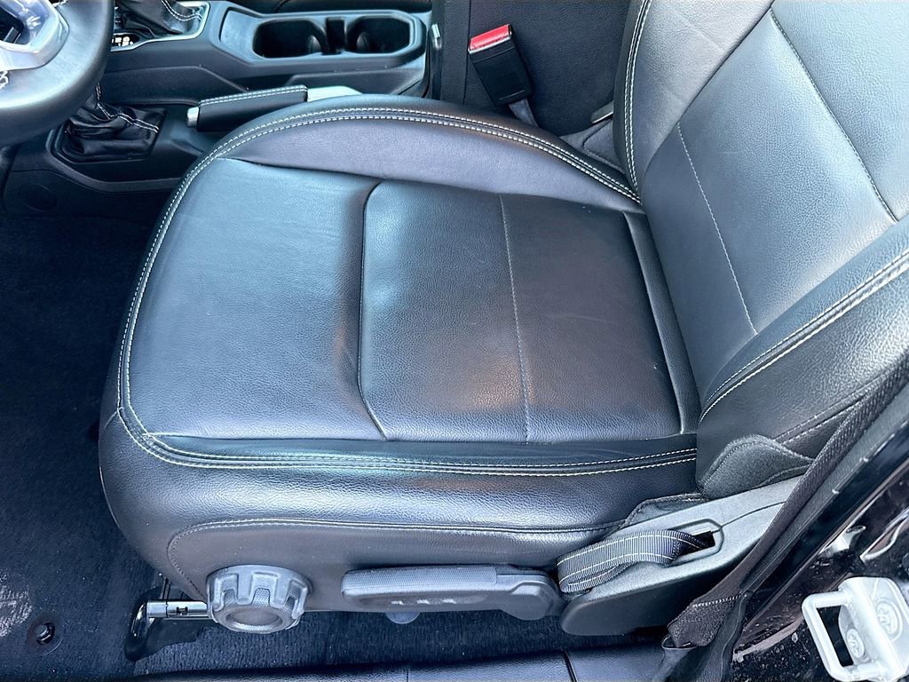 Used 2021 Jeep Wrangler Unlimited Sahara AWD/4WD image 21