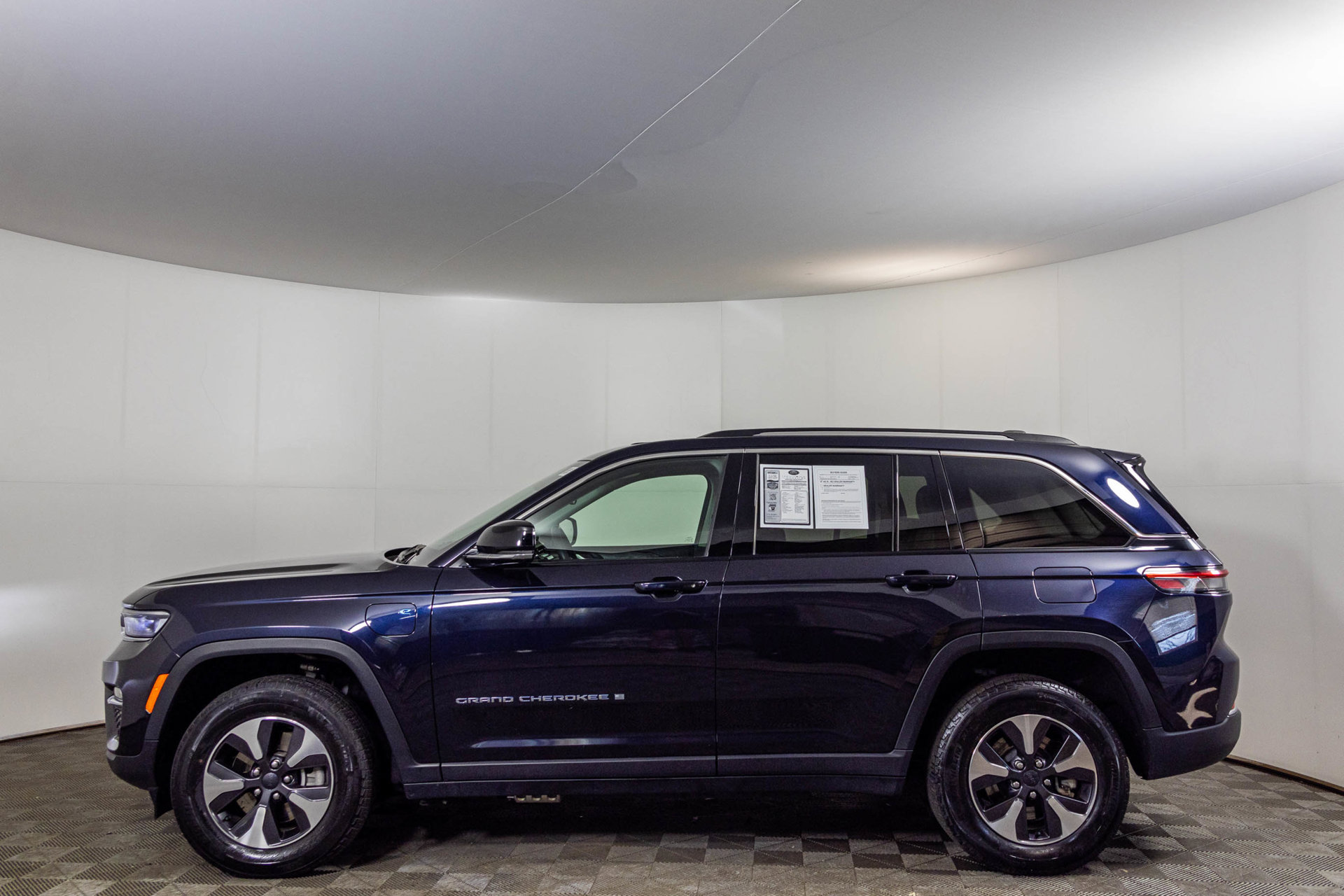 Used 2024 Jeep Grand Cherokee Limited 4xe AWD/4WD image 22
