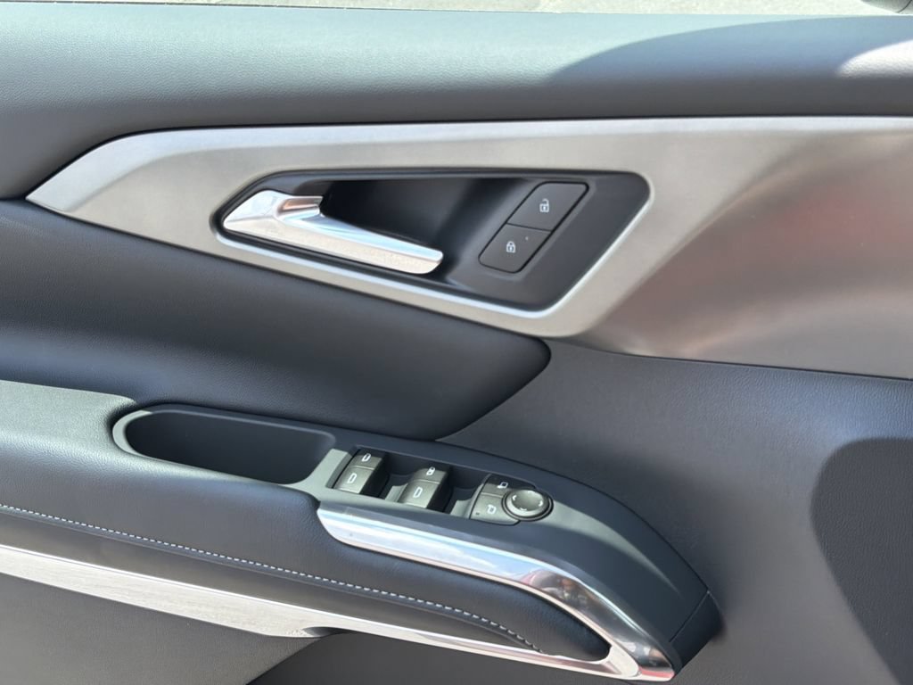 New 2026 Chevrolet Traverse LT w/ Midnight/Sport Edition FWD image 14