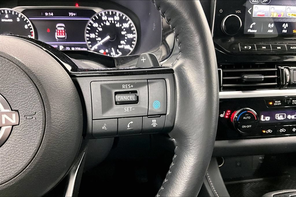 Used 2025 Nissan Pathfinder SL FWD image 25