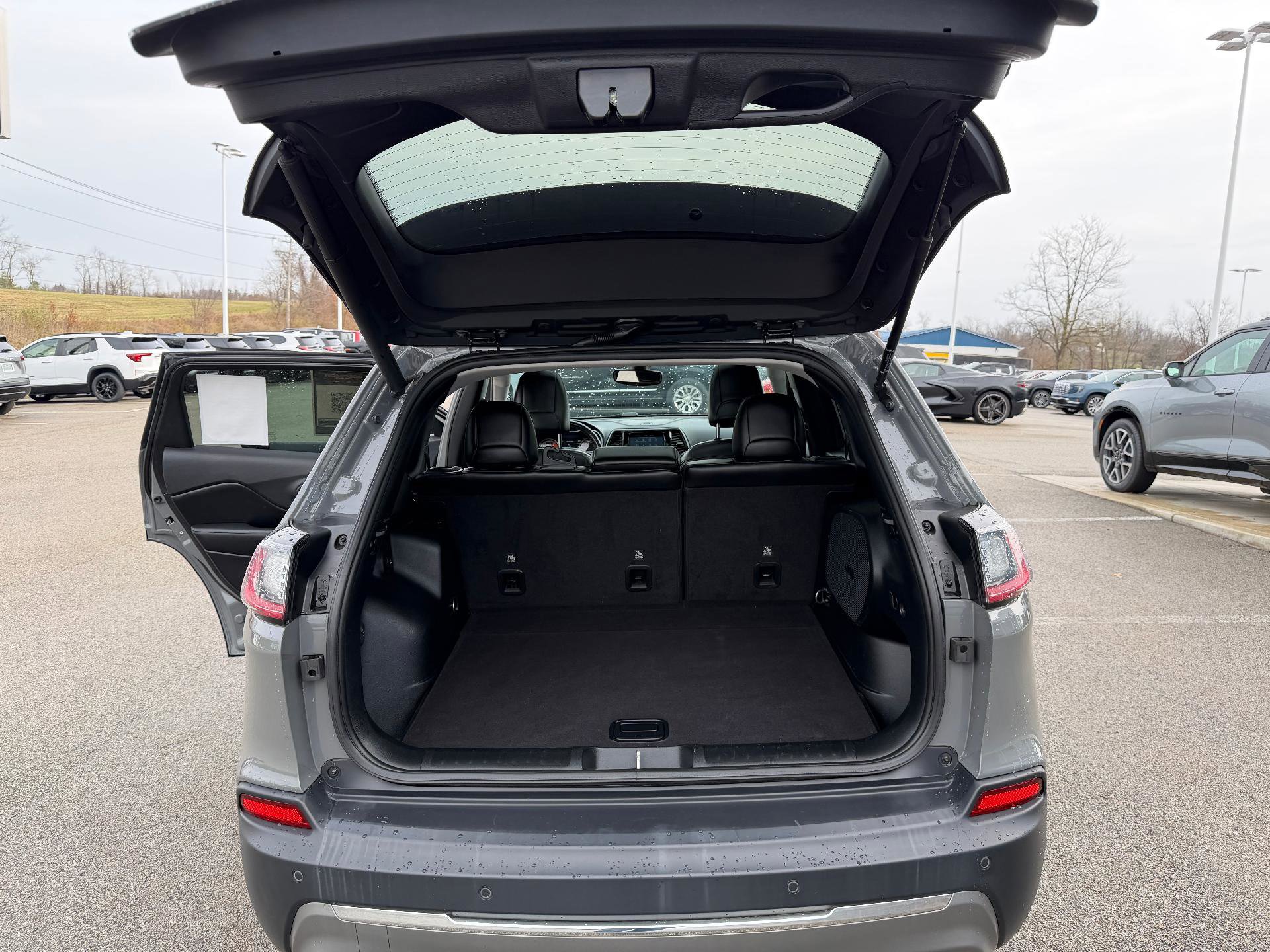 Used 2020 Jeep Cherokee Limited image 15