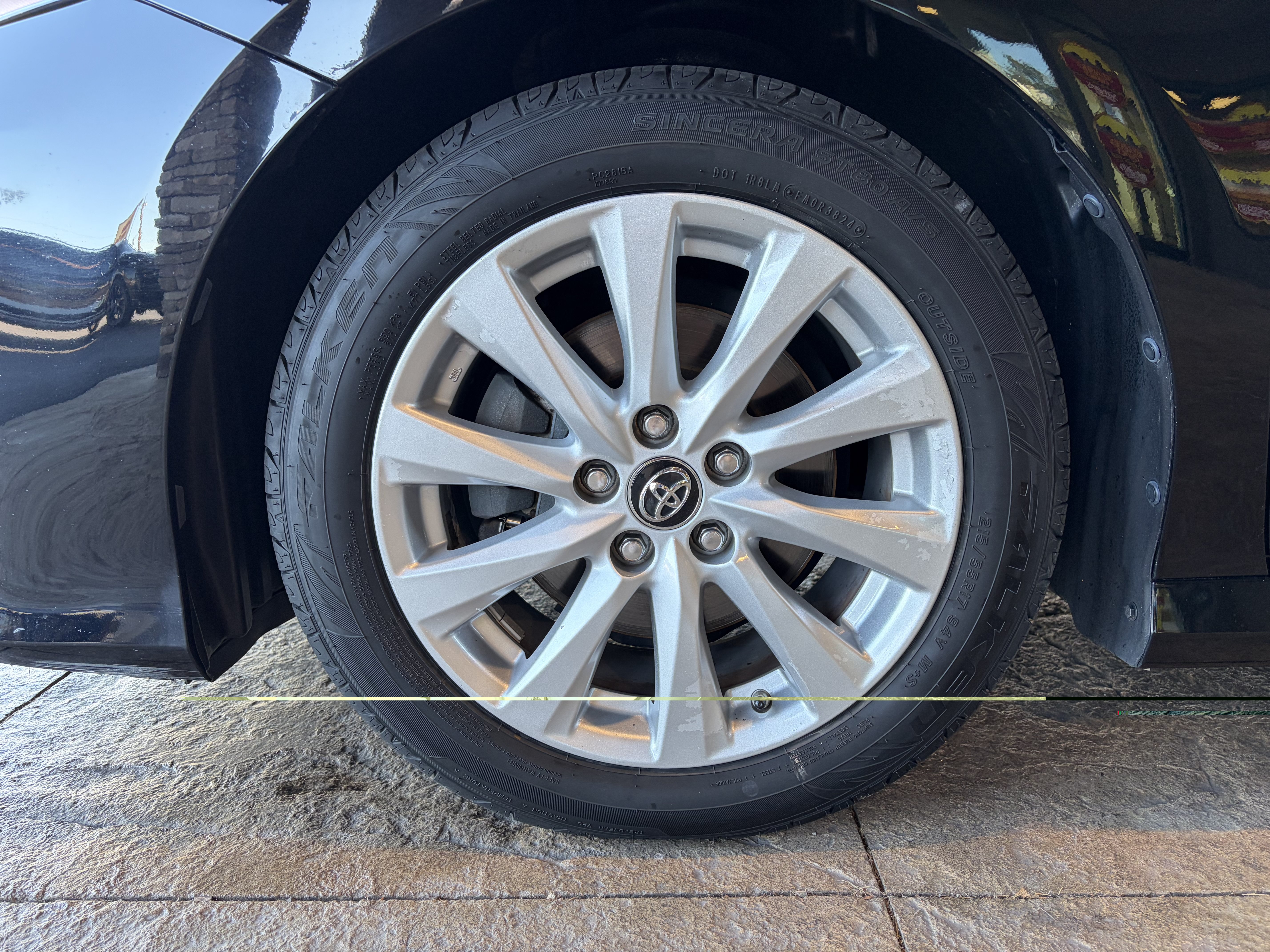 Used 2018 Toyota Camry LE FWD image 10