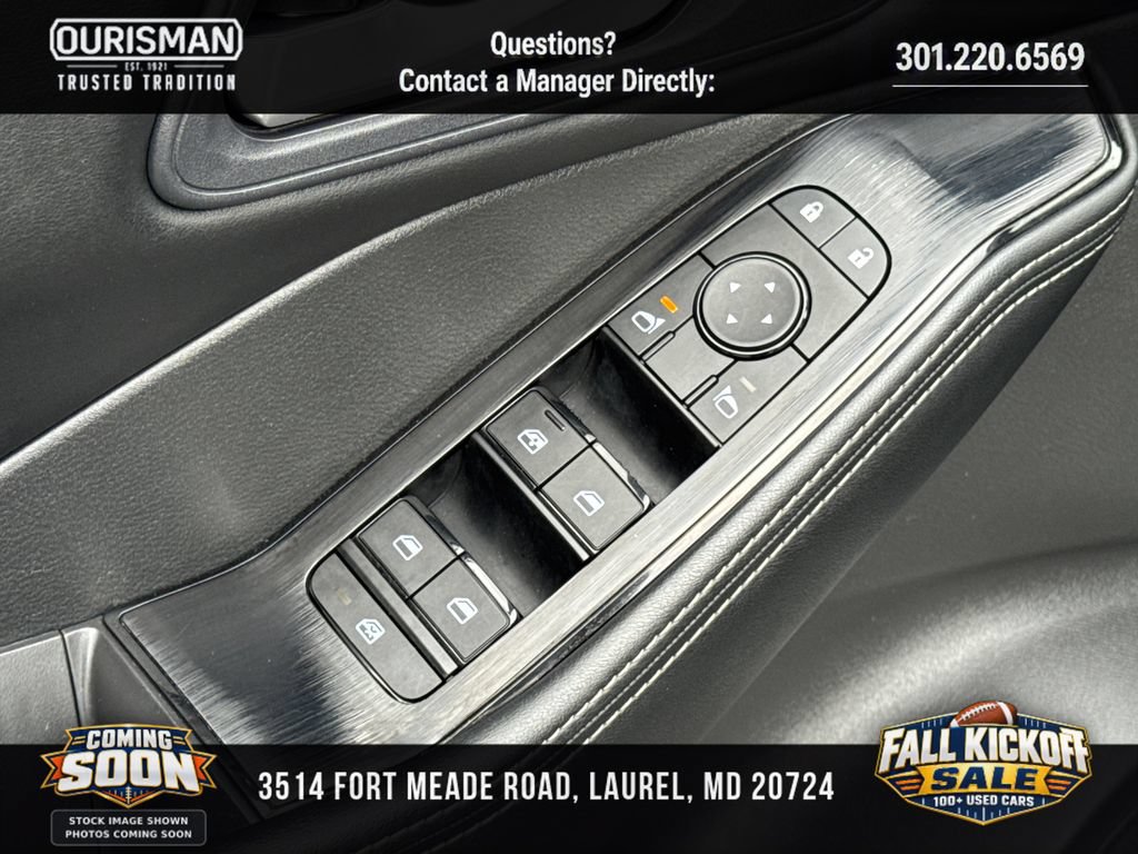 Used 2025 Nissan Rogue SV AWD/4WD image 8