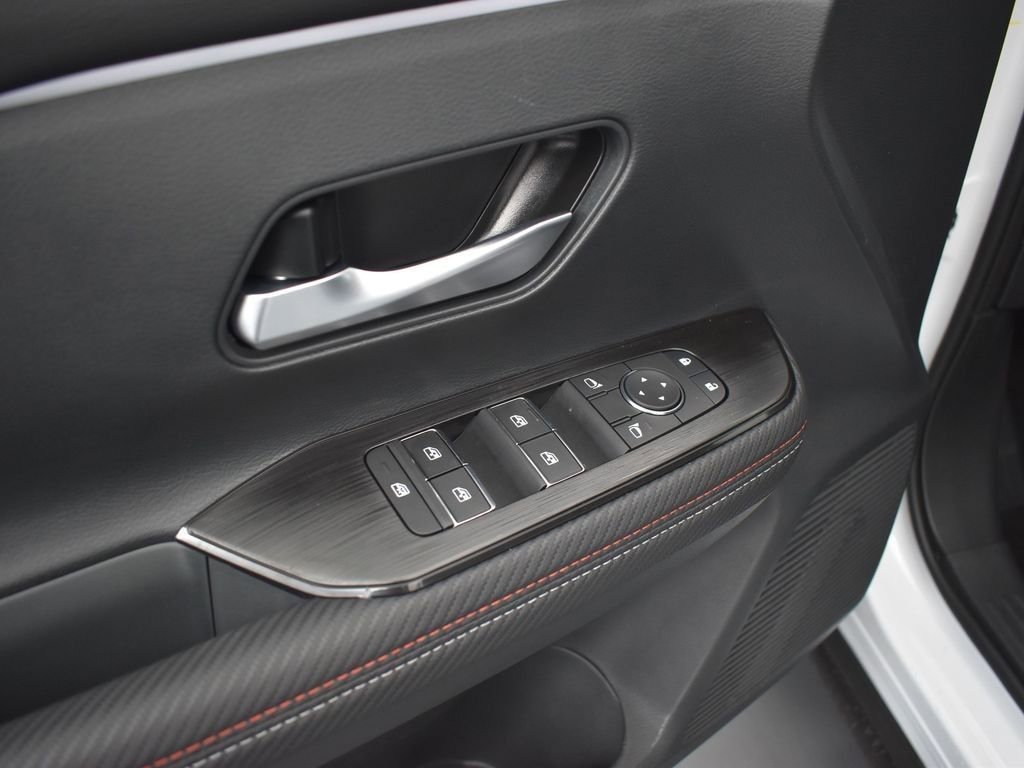 New 2026 Nissan Kicks SR w/ Cold Weather Package image 27