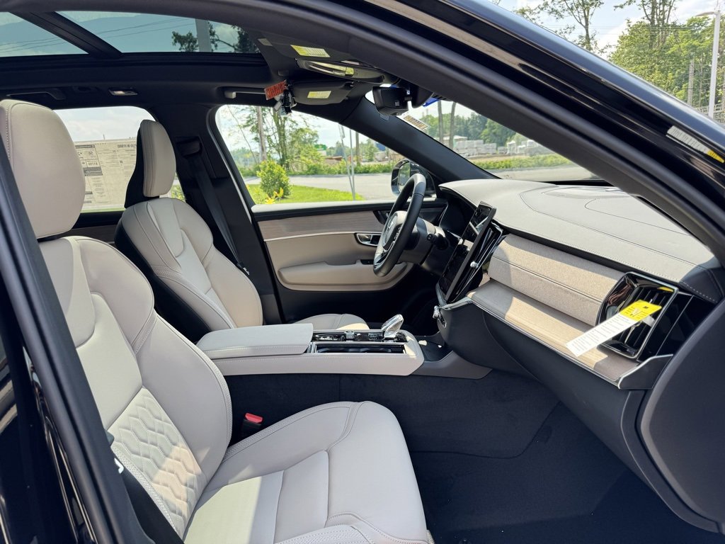 New 2026 Volvo XC90 T8 Plus image 26