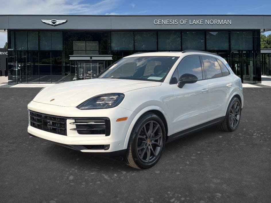 Used 2024 Porsche Cayenne AWD/4WD image 1