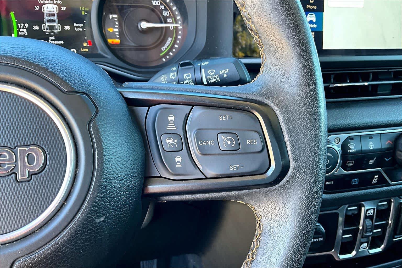 Used 2024 Jeep Wrangler Unlimited w/ Convenience Group AWD/4WD image 20