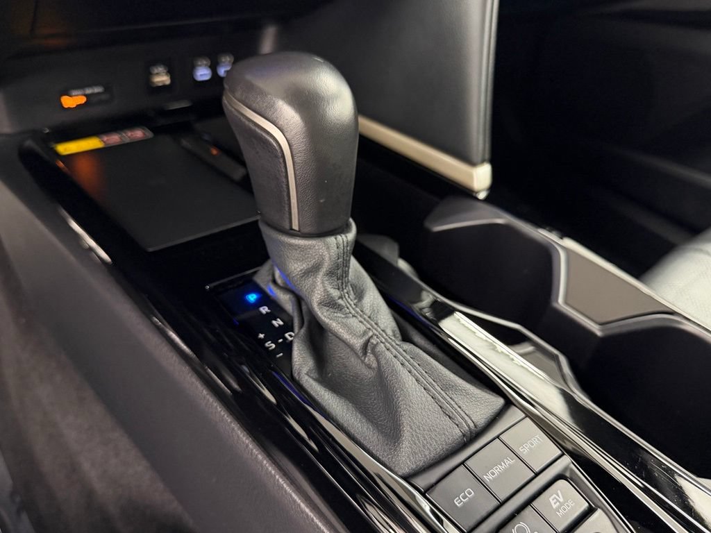 Used 2025 Toyota Camry XSE FWD image 32