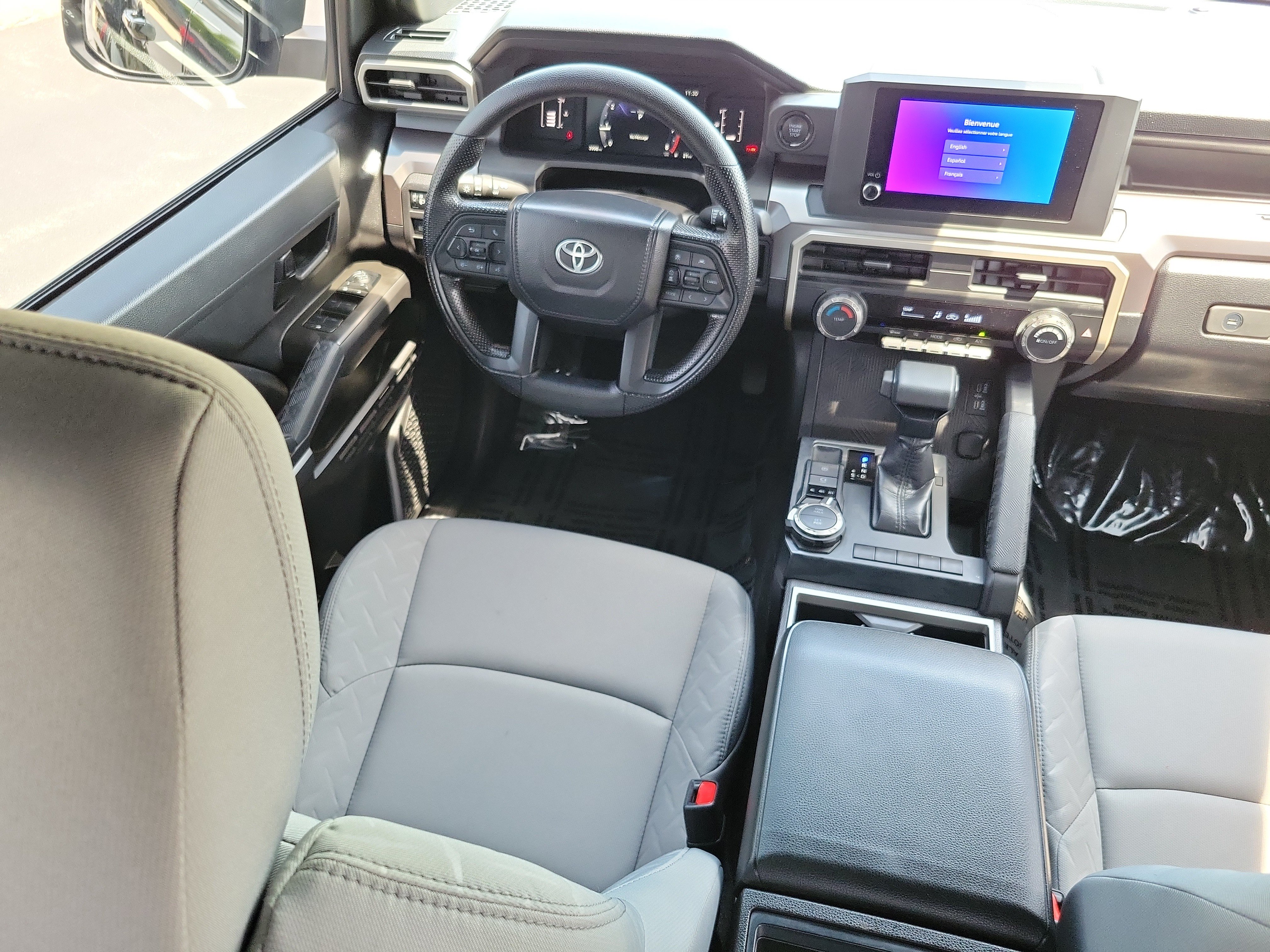 Certified 2025 Toyota Tacoma SR5 AWD/4WD image 15