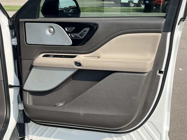 Used 2020 Lincoln Aviator Grand Touring w/ Equipment Group 302A AWD/4WD image 23