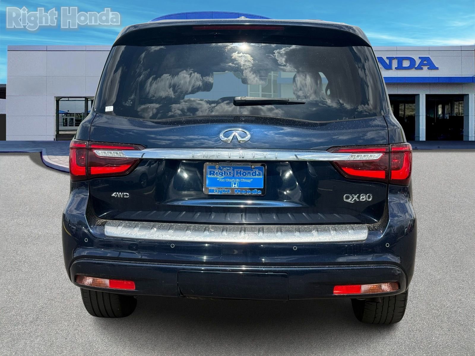 Used 2024 INFINITI QX80 Luxe image 7