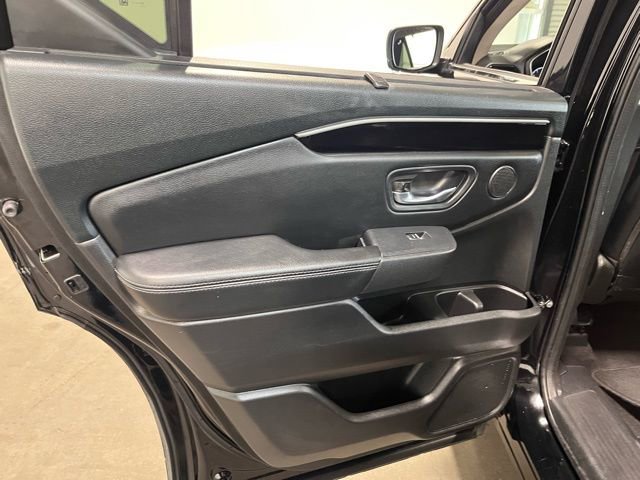 Used 2023 Honda Pilot Touring image 19