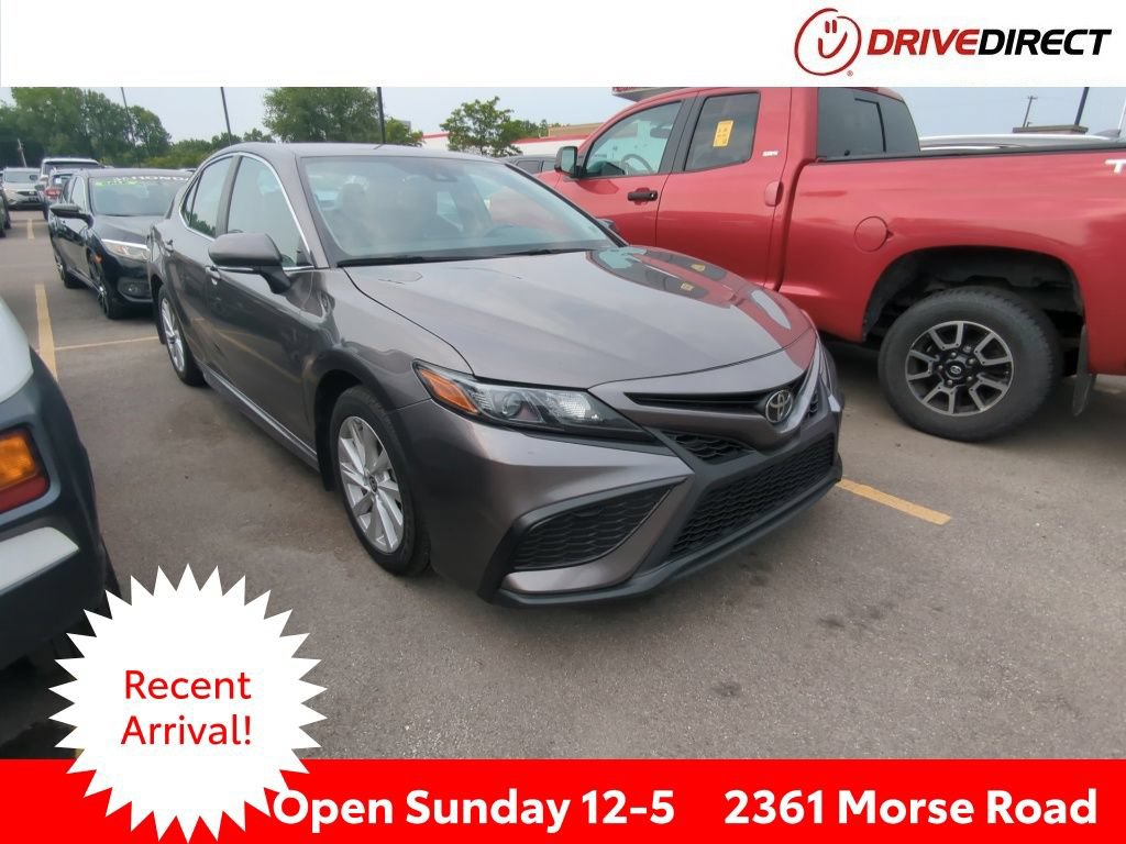 Used 2024 Toyota Camry SE FWD image 1