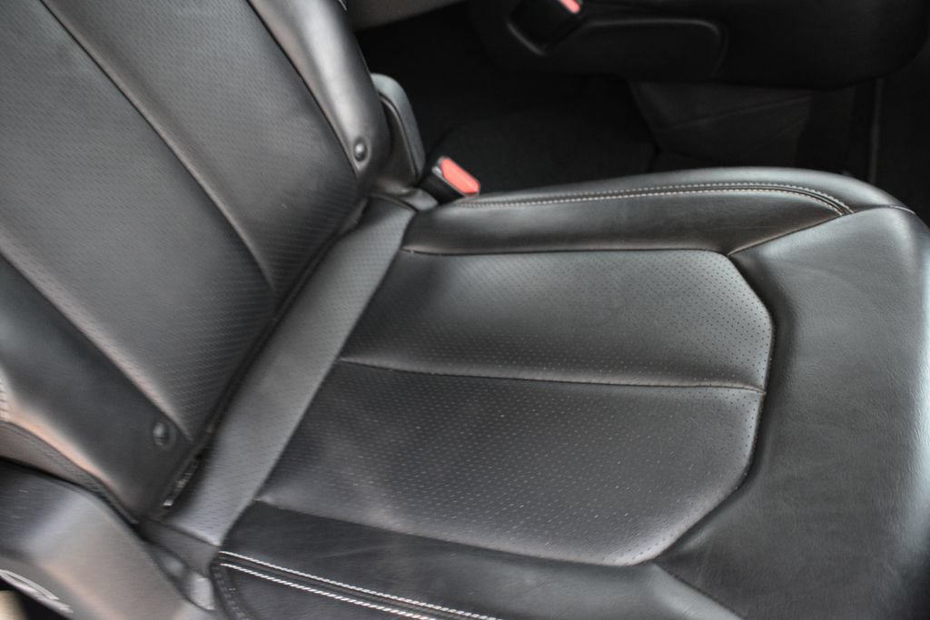 Used 2024 Chrysler Pacifica Touring-L FWD image 27