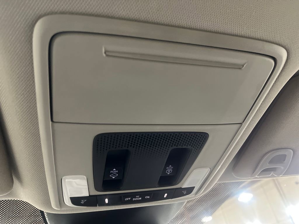 Used 2023 Honda Pilot Elite image 17