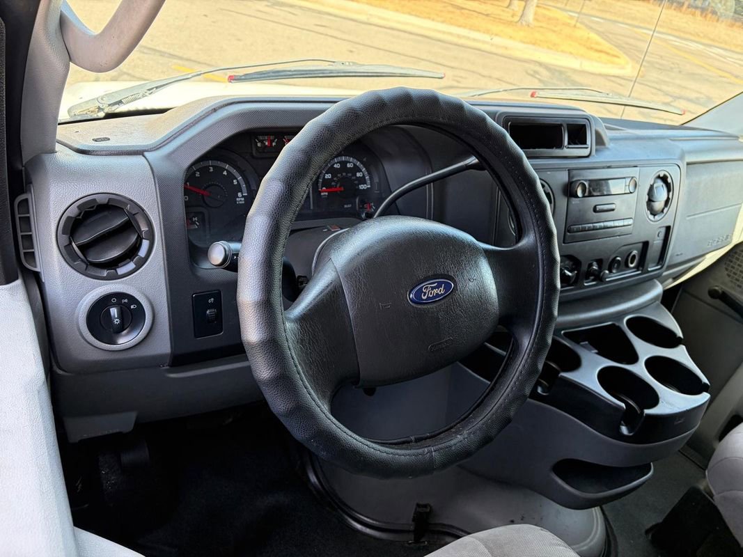 Used 2010 Ford E-150 and Econoline 150 RWD image 9