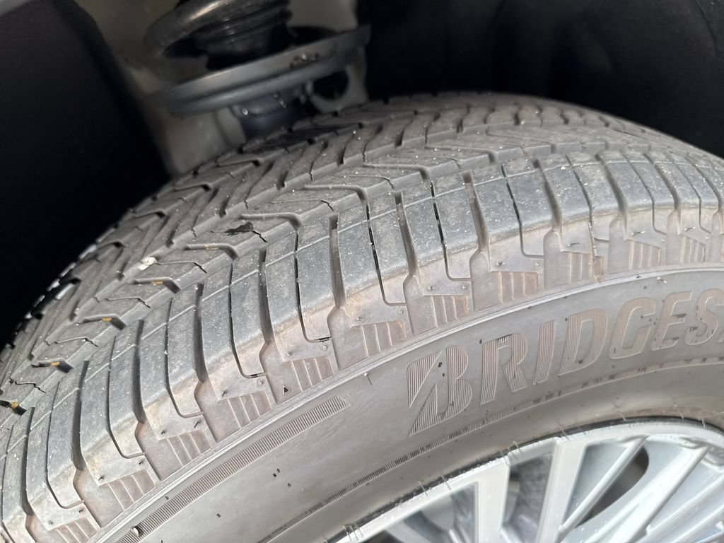 Certified 2024 Chevrolet Traverse LT w/ LPO, Floor Liner Package AWD/4WD image 34