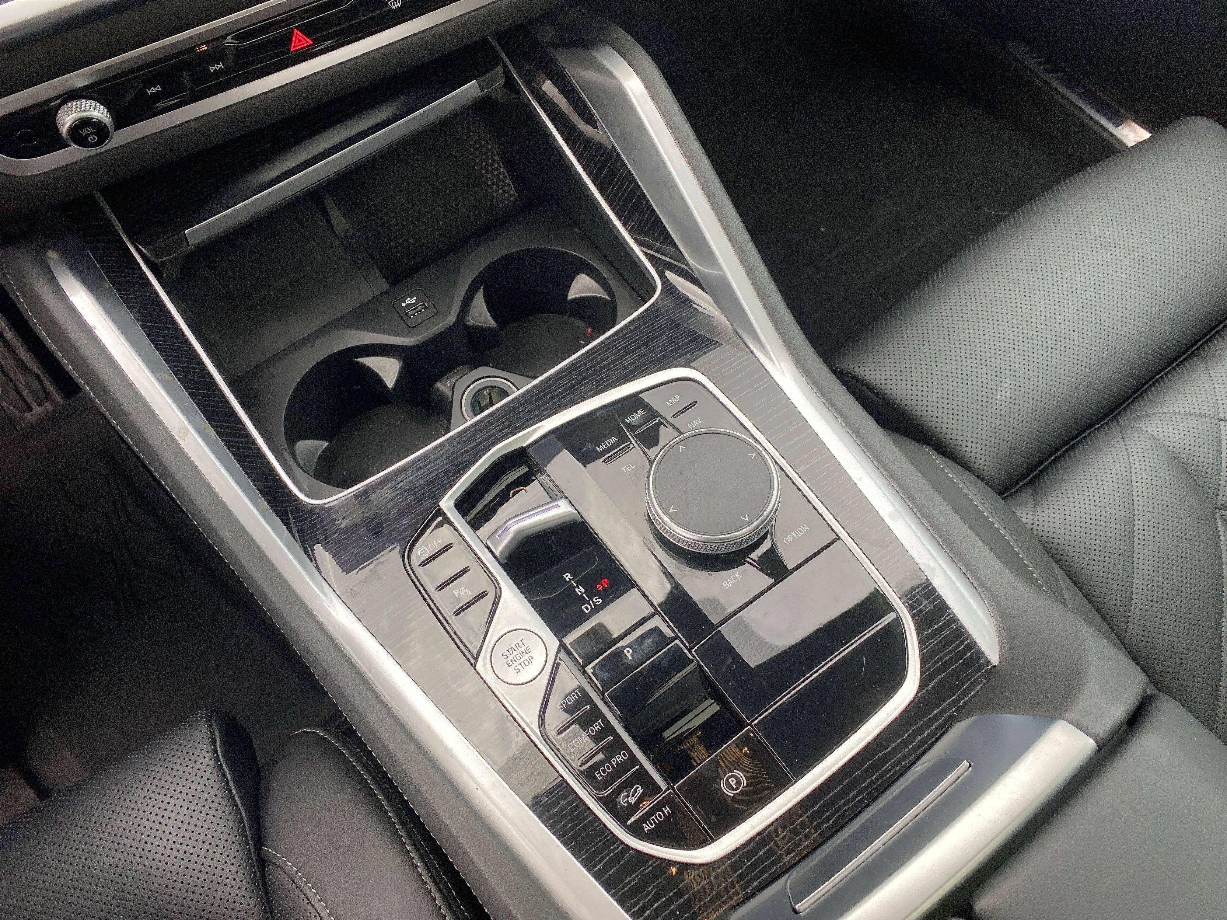 Used 2024 BMW X6 xDrive40i w/ Parking Assistance Package image 25