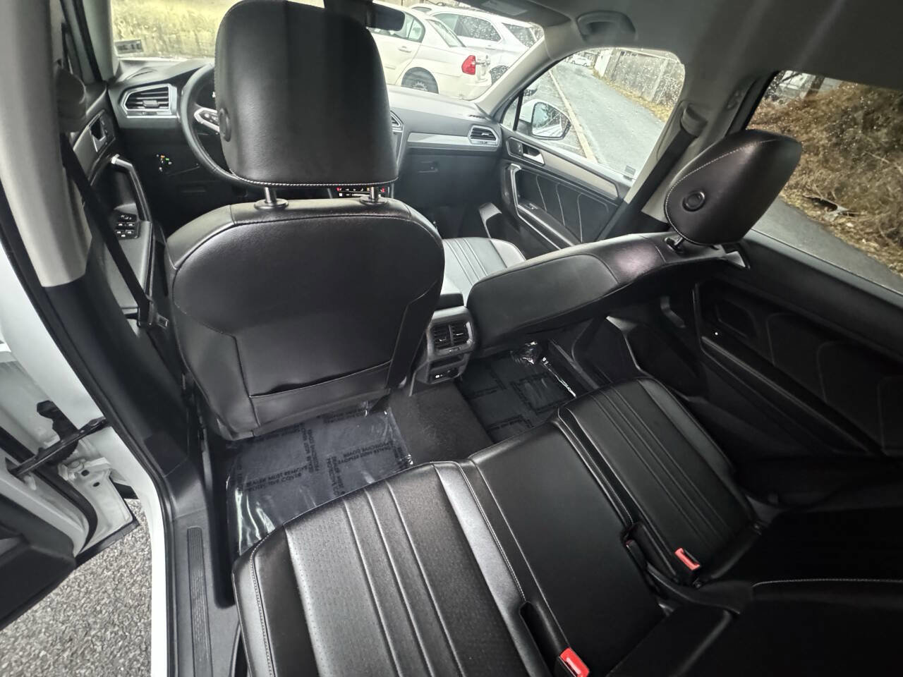 Used 2024 Volkswagen Tiguan SE image 16