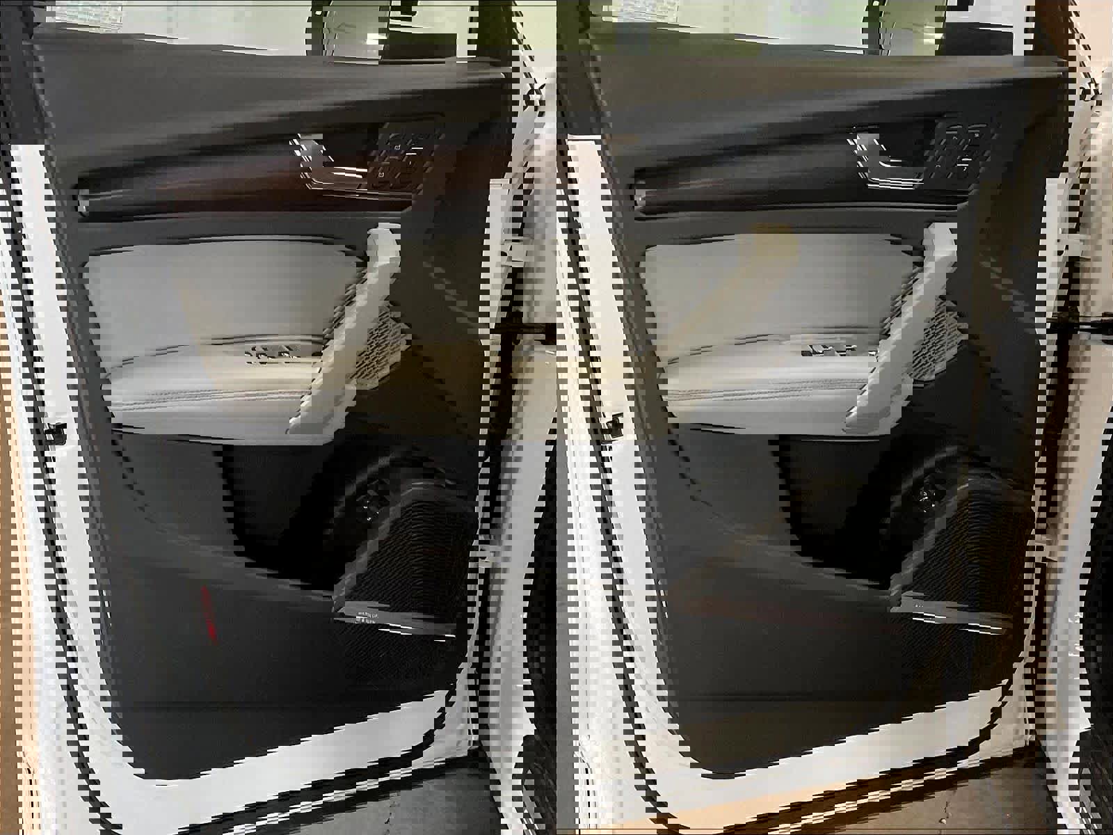 Used 2023 Audi Q5 e Prestige w/ Prestige Package image 24