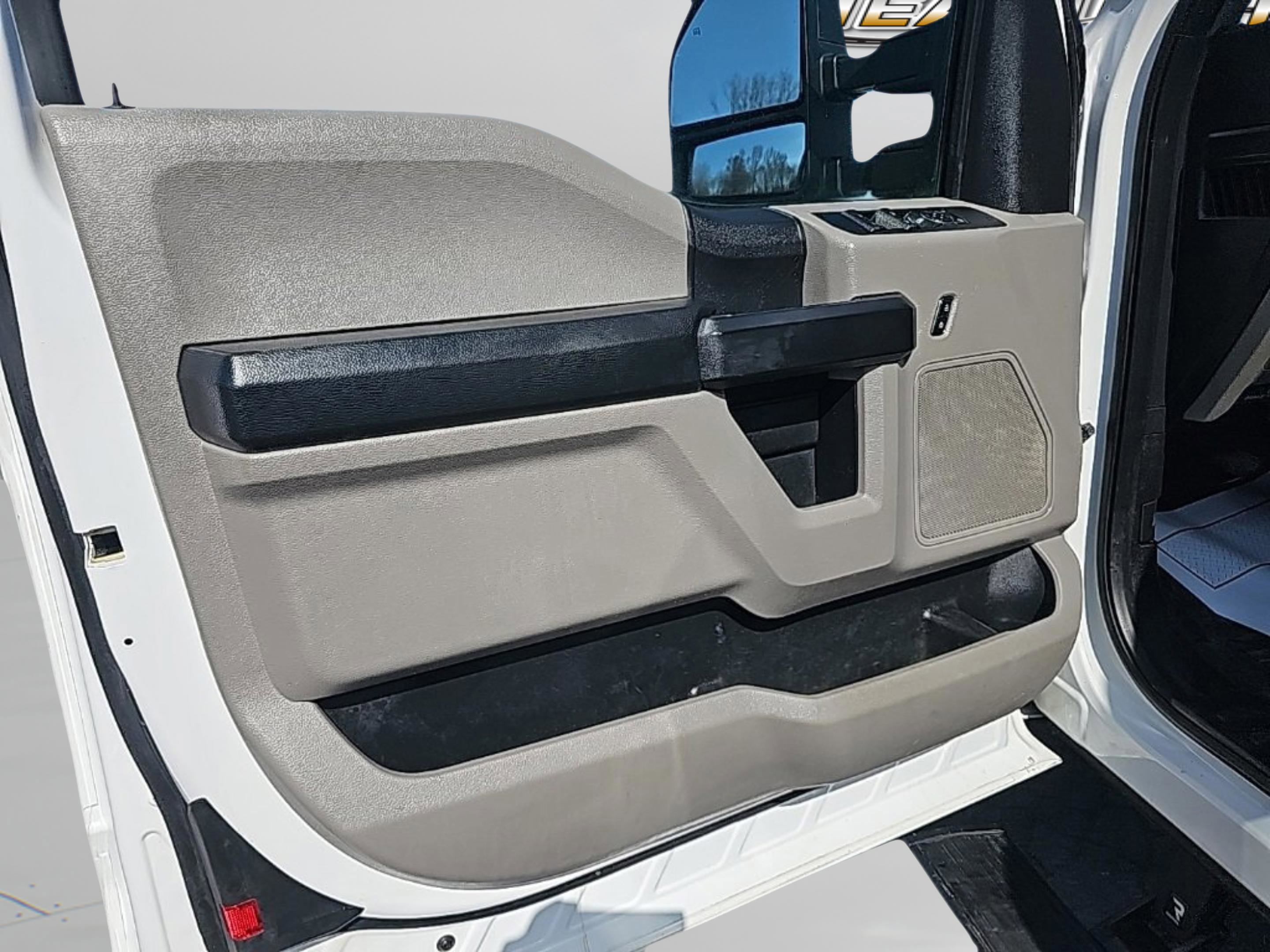 Used 2018 Ford F350 XL w/ Power Equipment Group image 17