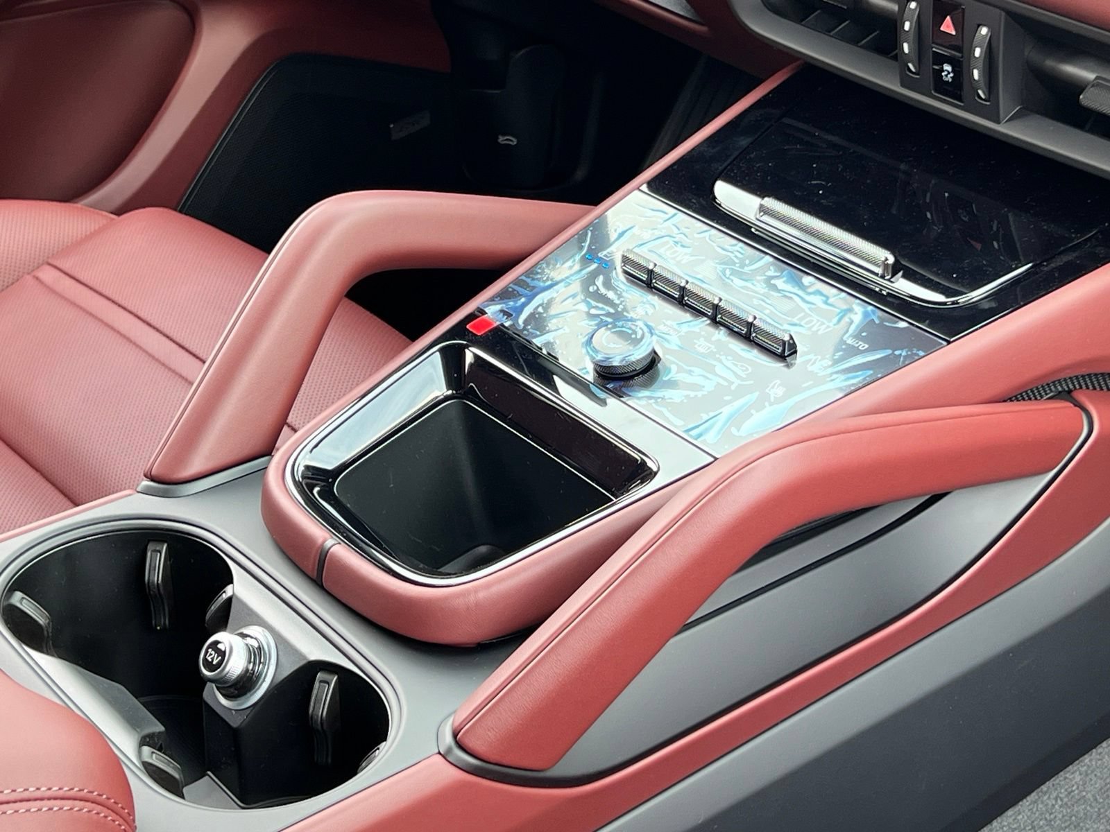 New 2026 Porsche Cayenne Coupe AWD/4WD image 35