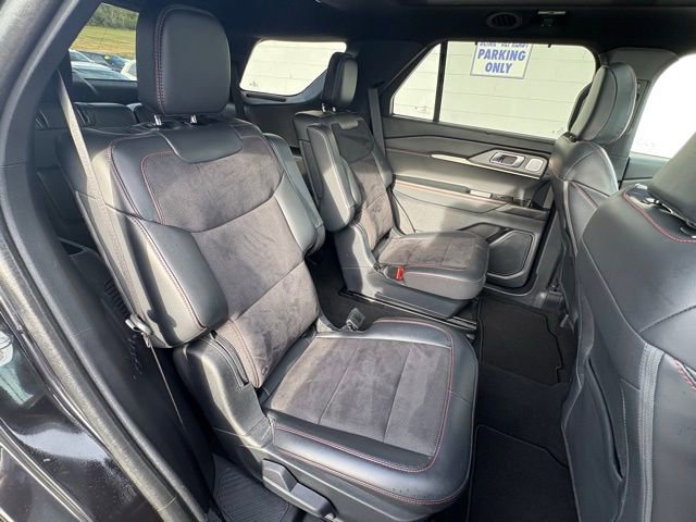 Used 2025 Ford Explorer ST image 30