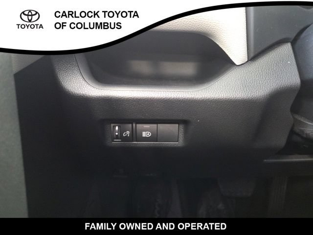 Used 2025 Toyota RAV4 XLE AWD/4WD image 24