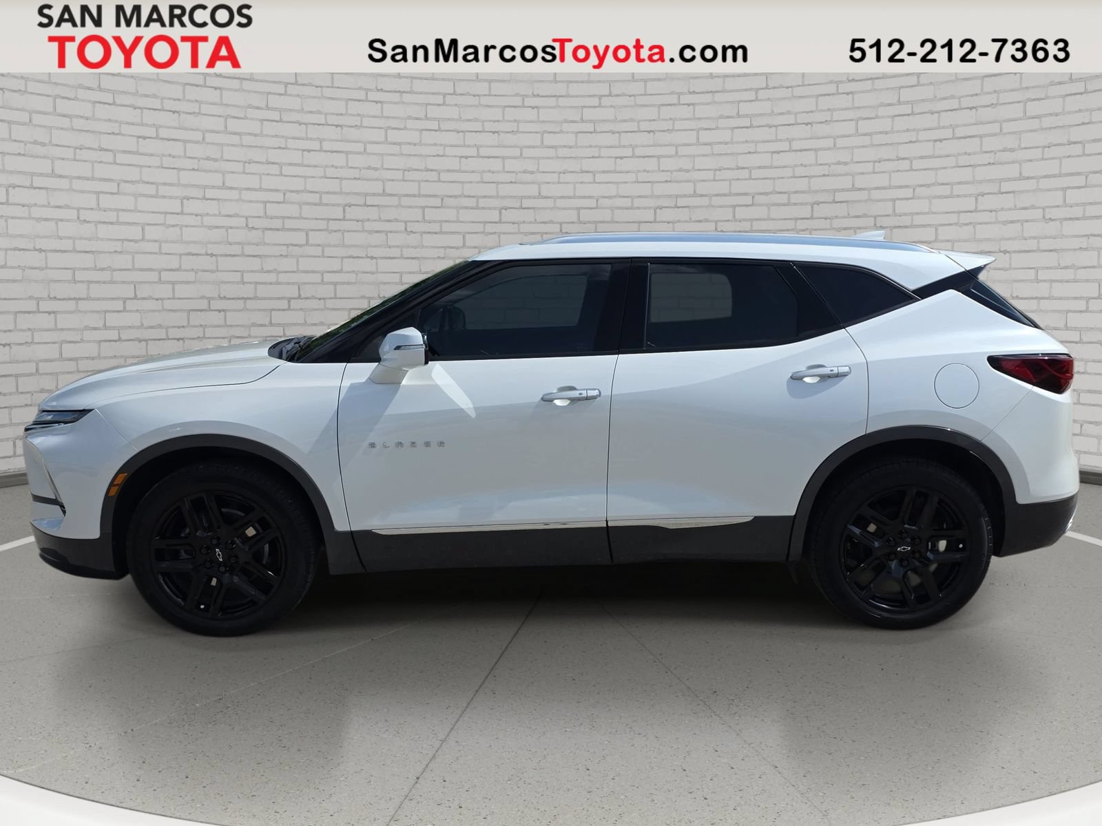 Used 2023 Chevrolet Blazer Premier w/ Enhanced Convenience Package AWD/4WD image 9