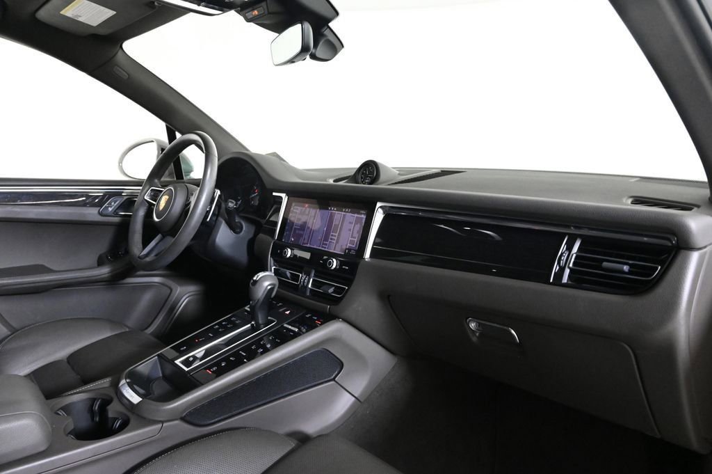 Used 2023 Porsche Macan S image 17
