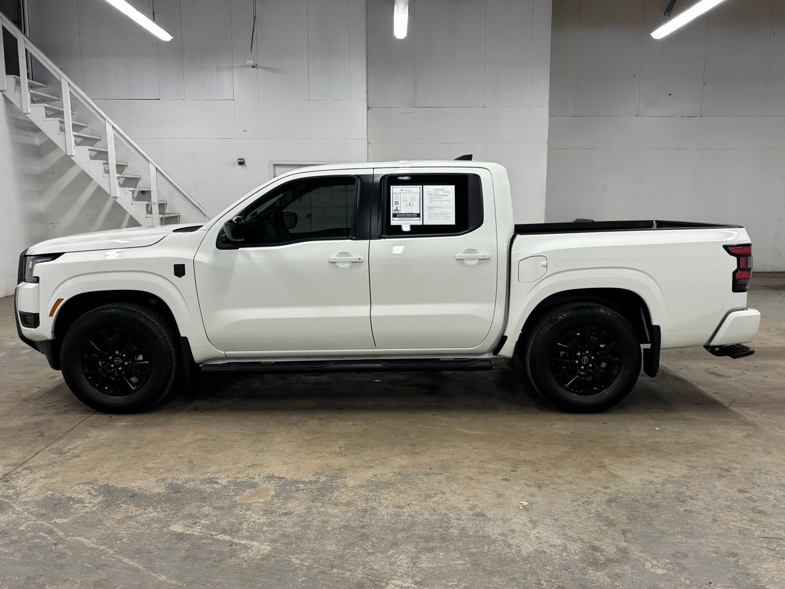 Used 2026 Nissan Frontier SV w/ Tow Package RWD image 4