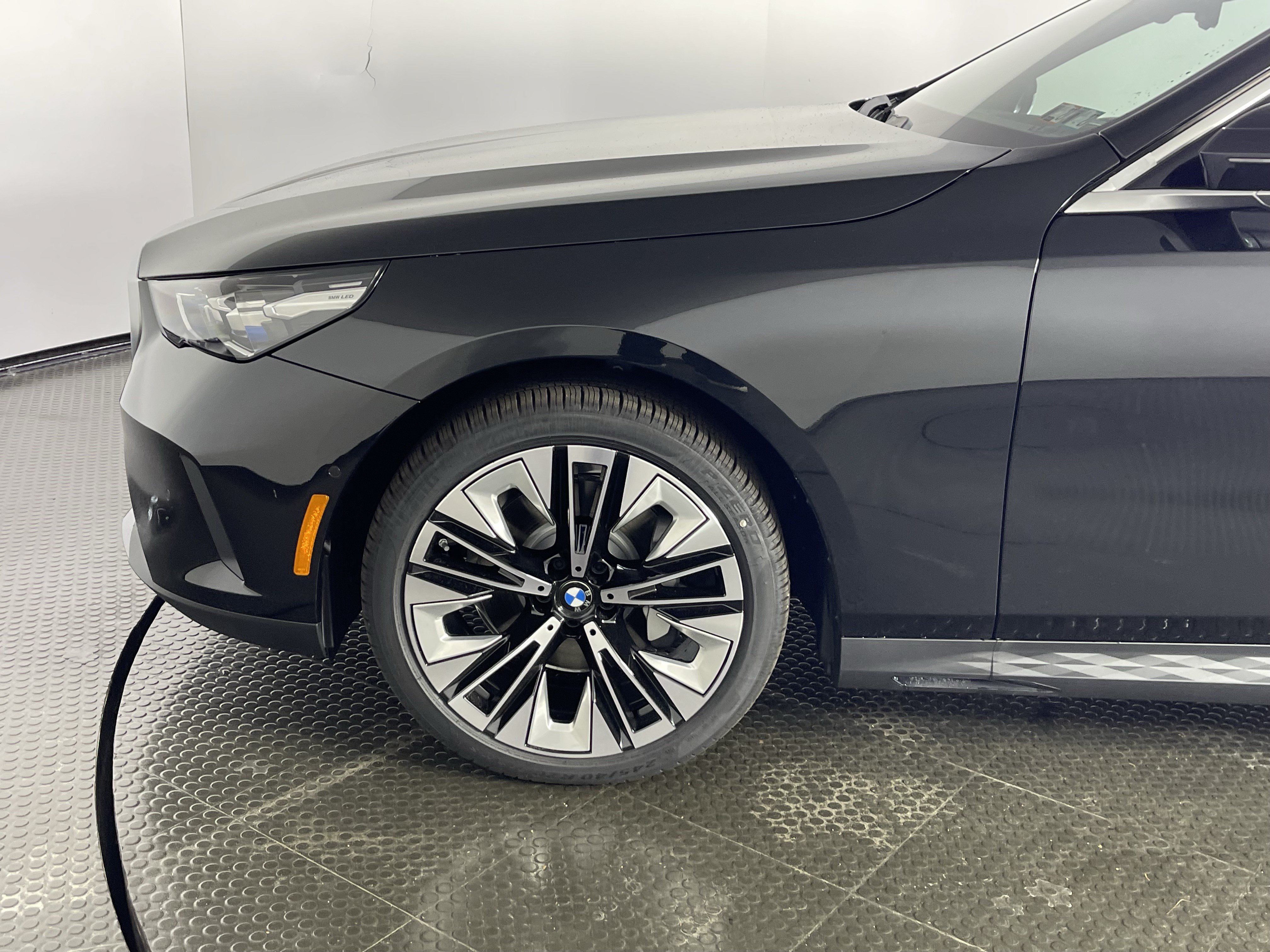 New 2027 BMW 530i xDrive w/ Premium Package AWD/4WD image 4