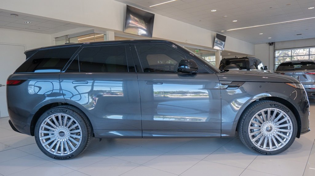 New 2025 Land Rover Range Rover Sport Dynamic SE image 8