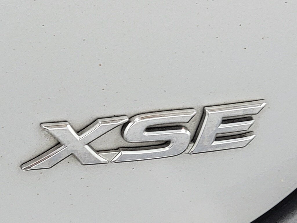 Used 2018 Toyota Camry XSE FWD image 10