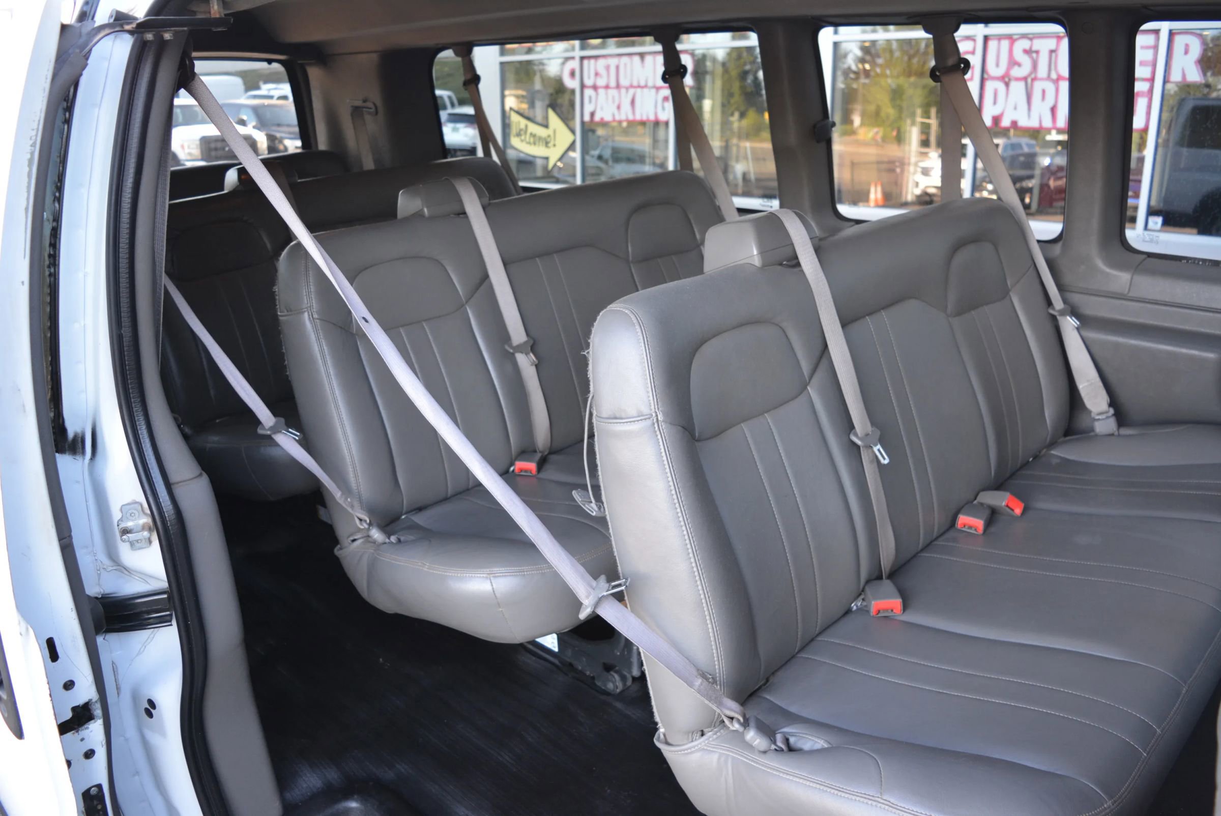 Used 2017 Chevrolet Express 3500 LS image 14