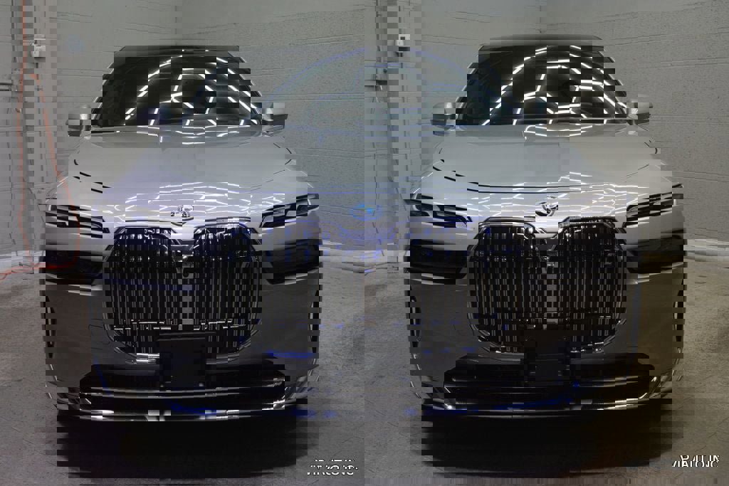 Used 2024 BMW i7 eDrive50 image 5