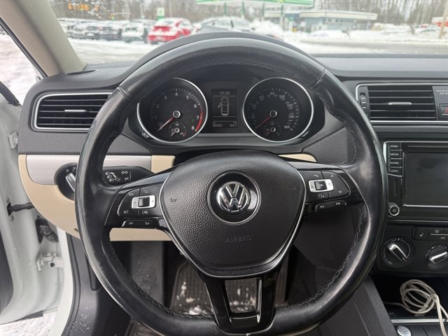 Used 2017 Volkswagen Jetta SE image 10