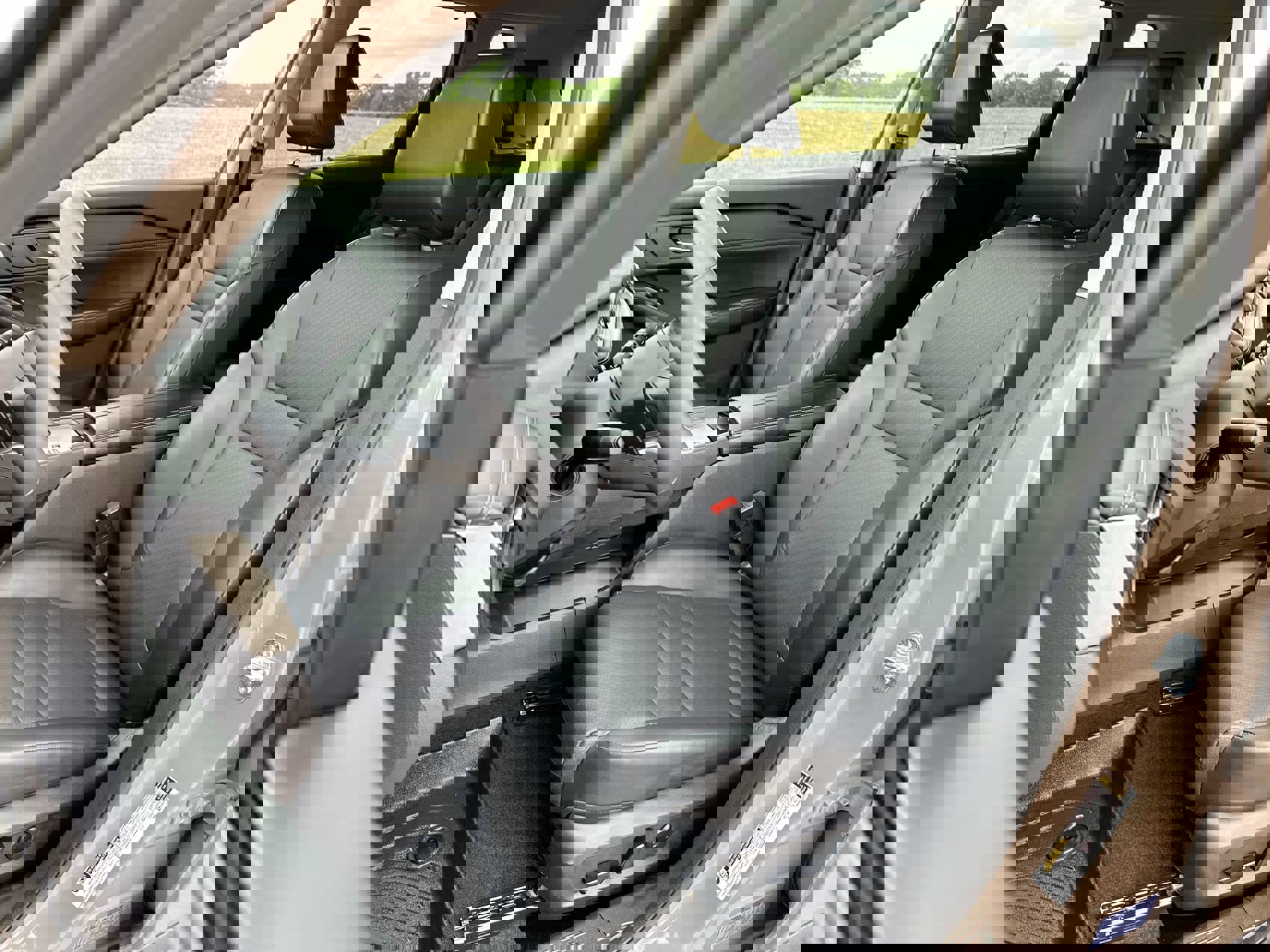 Used 2024 Nissan Rogue SV w/ SV Premium Package image 11