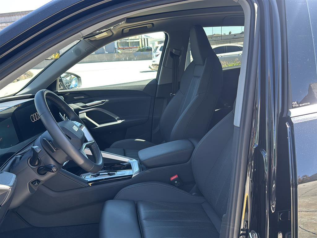 Used 2025 Audi Q5 Premium Plus w/ Premium Plus AWD/4WD image 12
