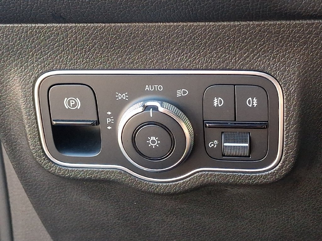 Used 2020 Mercedes-Benz GLB 250 4MATIC image 22