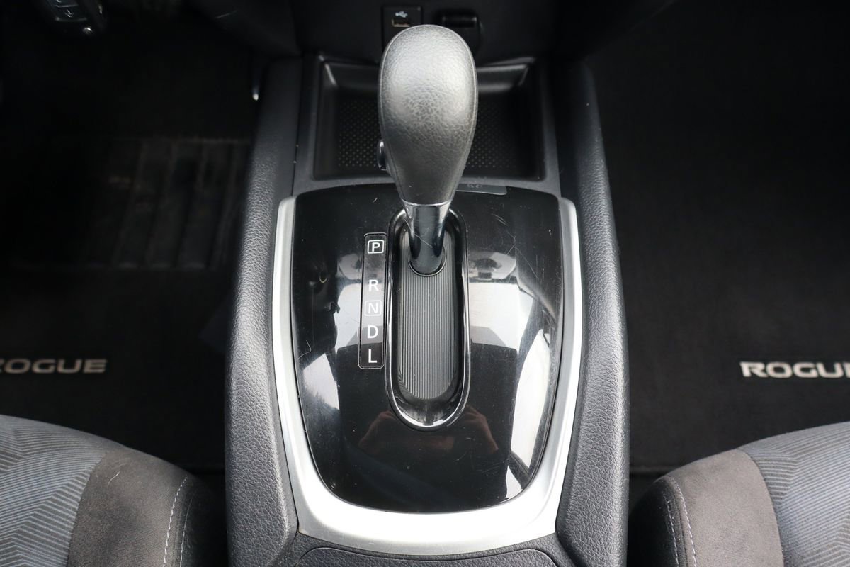 Used 2015 Nissan Rogue S image 35