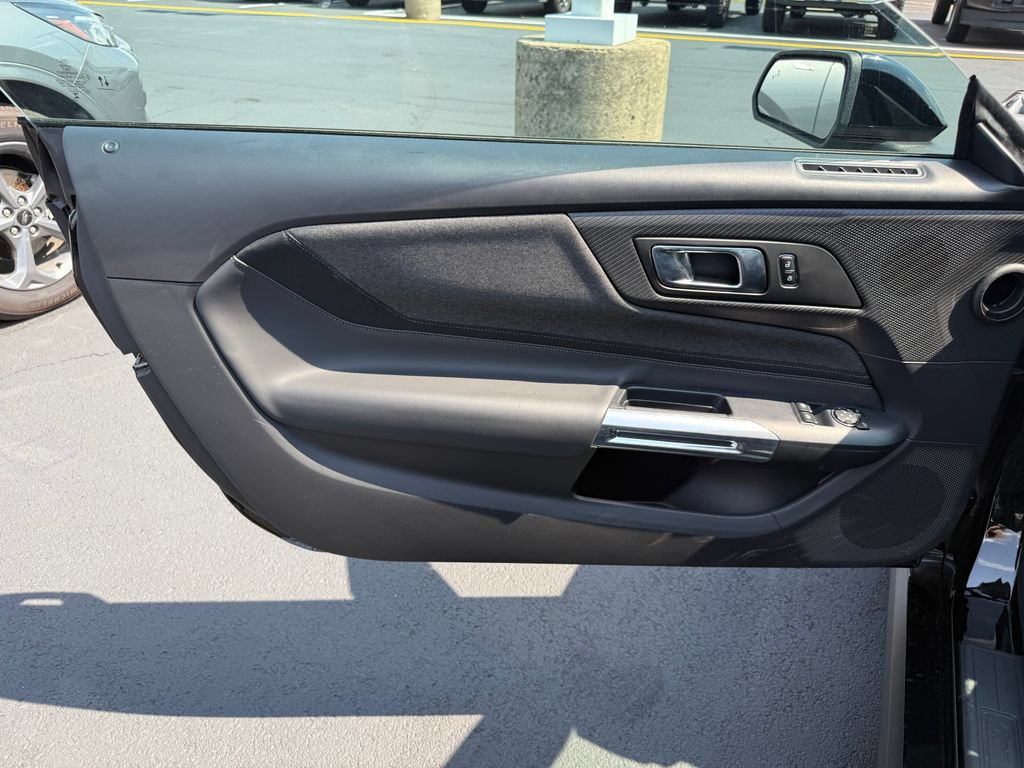 Used 2025 Ford Mustang GT RWD image 11