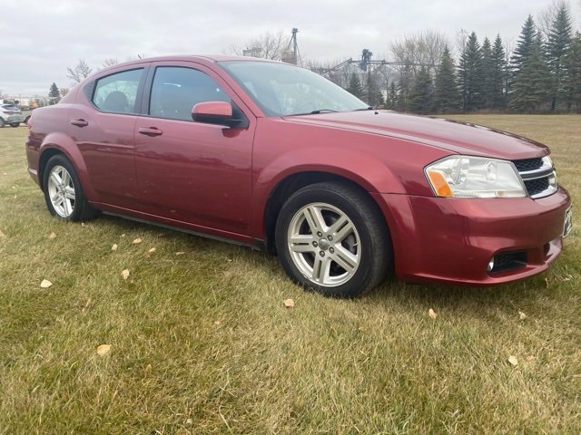 Used 2014 Dodge Avenger SXT w/ Cold Weather Group